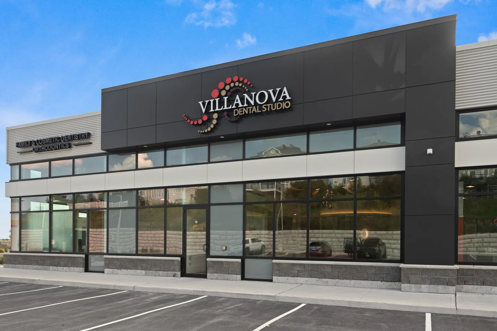 The Villanova Dental Studio Terry Fox office exterior on Terry Fox Drive in Kanata